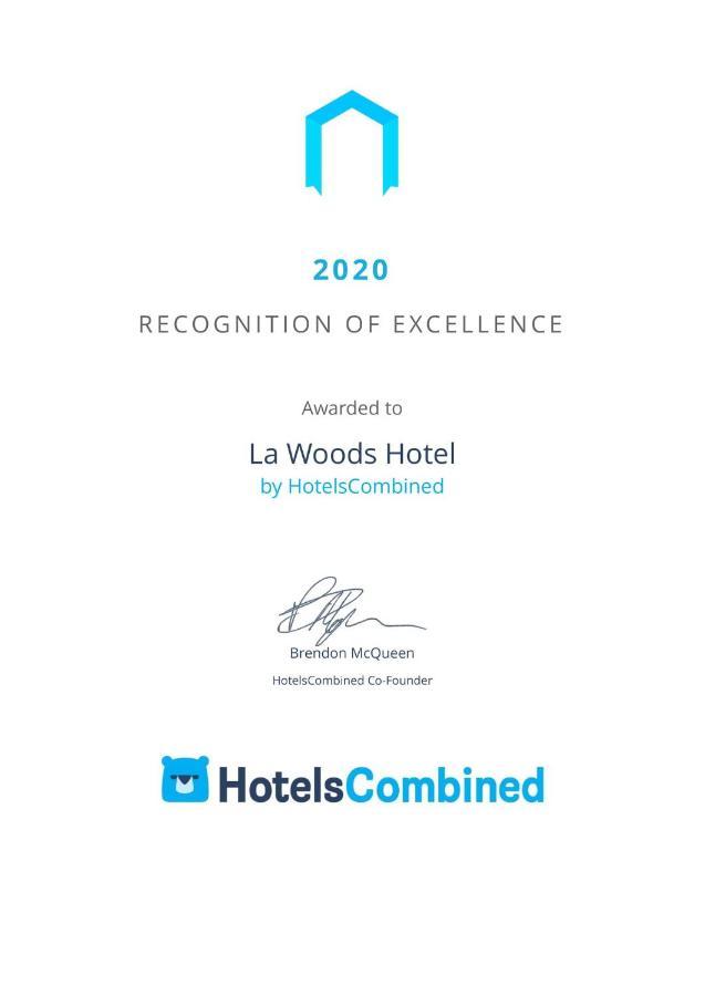 La Woods Hotel Ченай Екстериор снимка